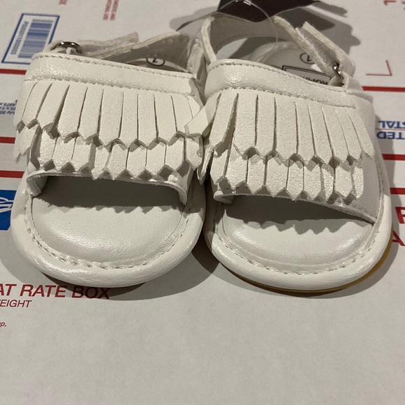 Romirus baby shoes Baby Sandals fringe NWT white  💕 0-6 months size 1 - Picture 8 of 12